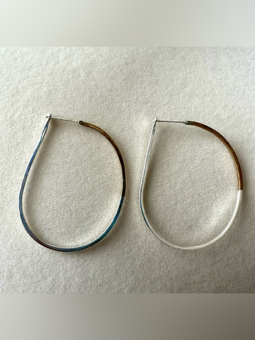 Two-Tone Teardrop Hoop Earrings Silver Gold Tone Modern Minimalist - Picture 2 of 7